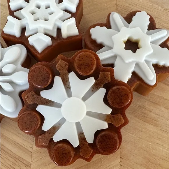 Tumeric Snowflakes Soap sold individually - Picture 4 of 4